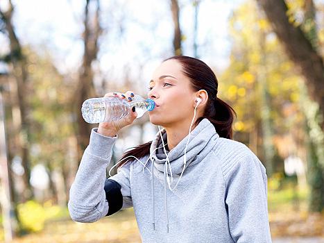 Alimentazione in palestra: l'acqua e le acque minerali