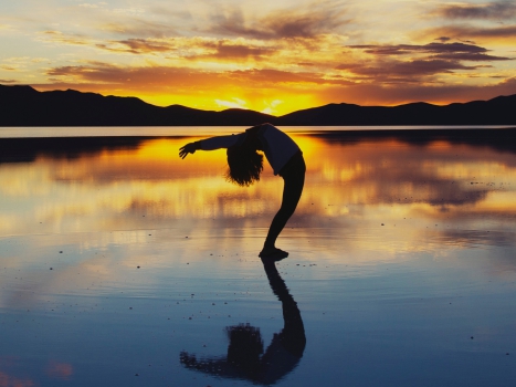 Yoga per la corsa: saluto al sole del corridore